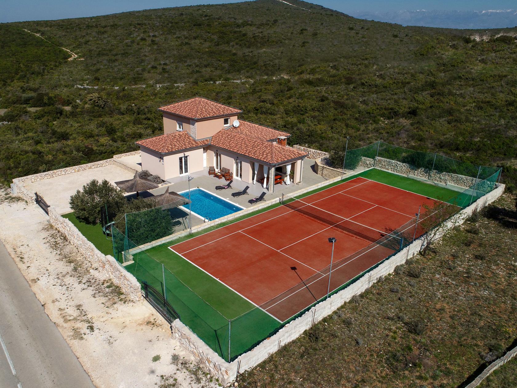 Villa Bašić, private pool villa, tennis court, gym, www.zadarvillas.com